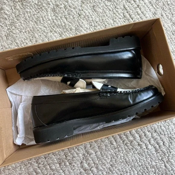 G.H. Bass & Co. Black and White Loafers - Picture 5 of 6